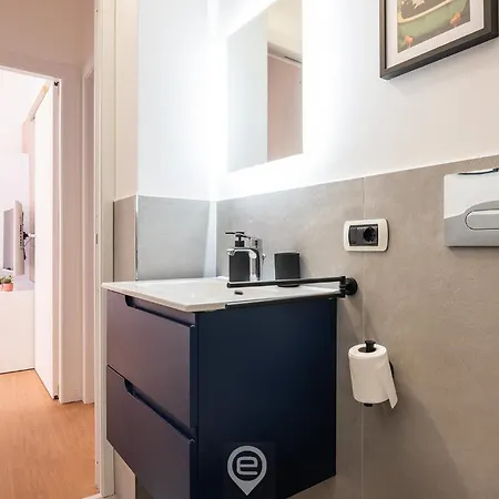 Estay - Repubblica I & Fast Wifi Апартаменты Кальяри